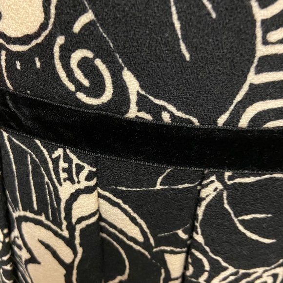 Tracy Reese100% wool with gorgeous lining velvet trim size 6 mint condition - Picture 6 of 7